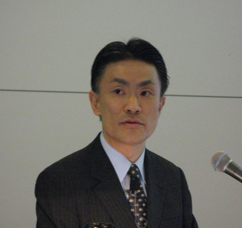 秋本芳徳