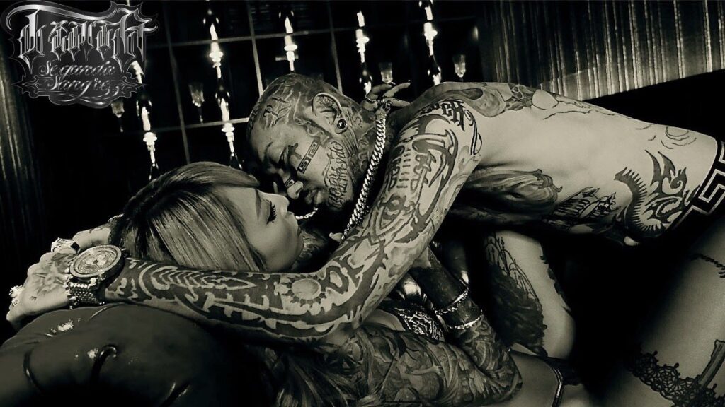 泉麻那tattooアーティスト