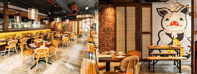 THE PIG & THE LADY店内