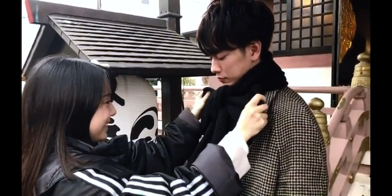 マフラーでイチャイチャ1